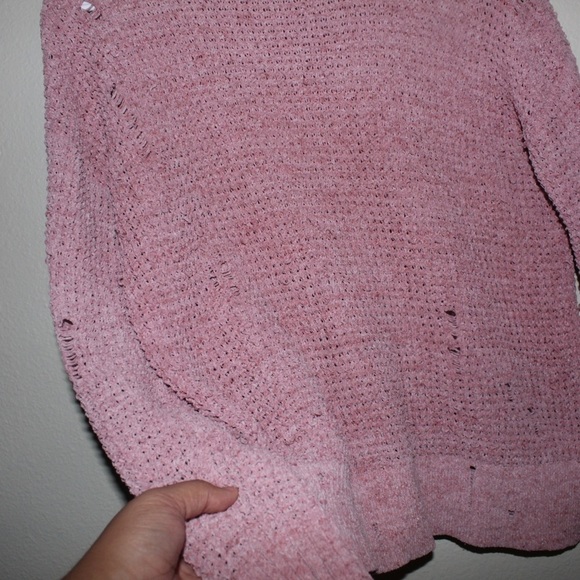 American Eagle Soft/Fuzzy Pink Knitted Distressed Crew Neck Sweater - Size XS - Picture 8 of 13